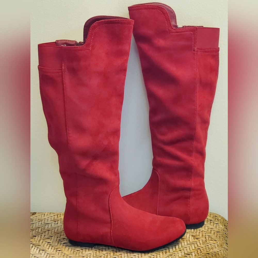 Boots - Picture 2 of 3
